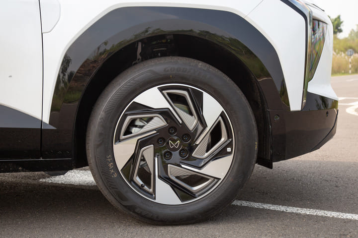 Mahindra XEV 9e Wheel