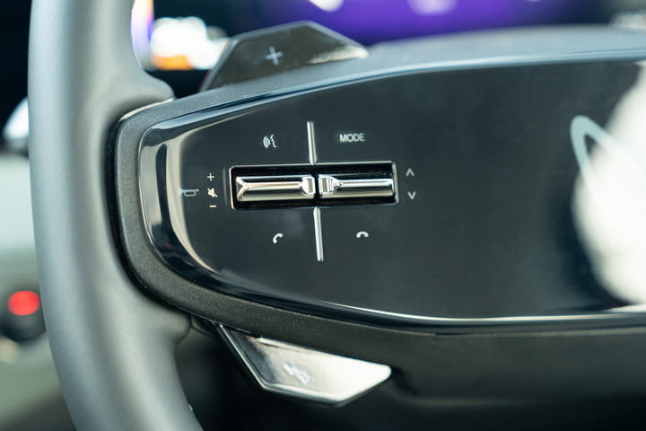 Mahindra XEV 9e Left Steering Mounted Controls