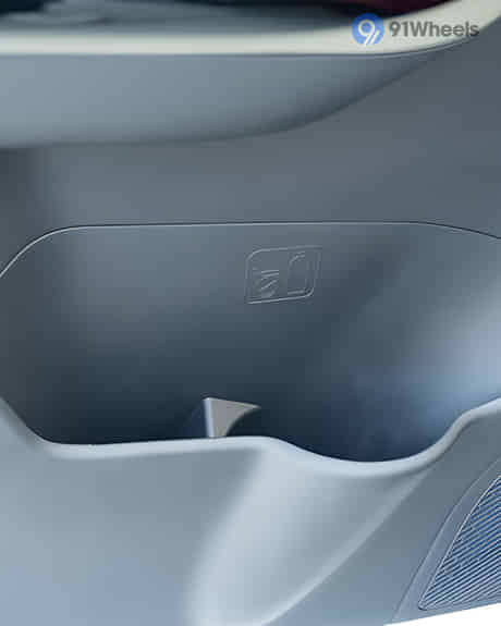 XEV 9e Rear Door Pocket