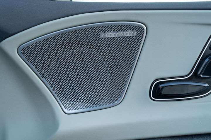 Mahindra XEV 9e Rear Speakers