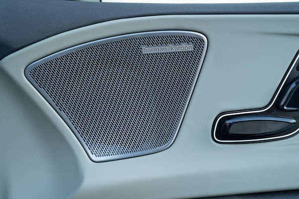 Mahindra XEV 9e Rear Speakers