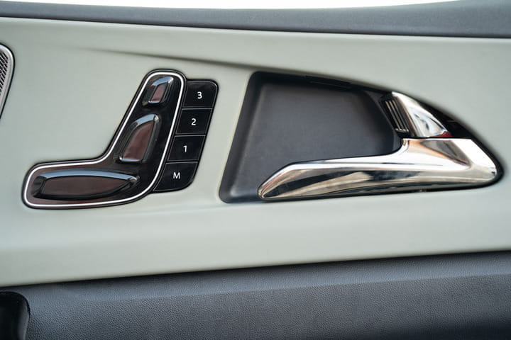 Mahindra XEV 9e Driver Side Door Pad Handle