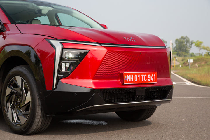 Mahindra XEV 9e Grille