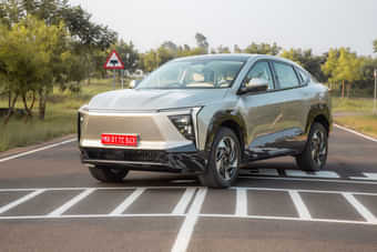 Mahindra XEV 9e Left Front Three Quarter Mahindra XEV 9e Left Front Three Quarter