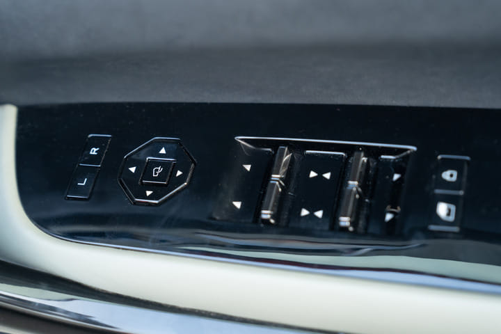 Mahindra XEV 9e Driver Side Door Switches