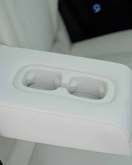 XEV 9e Rear Cup Holders