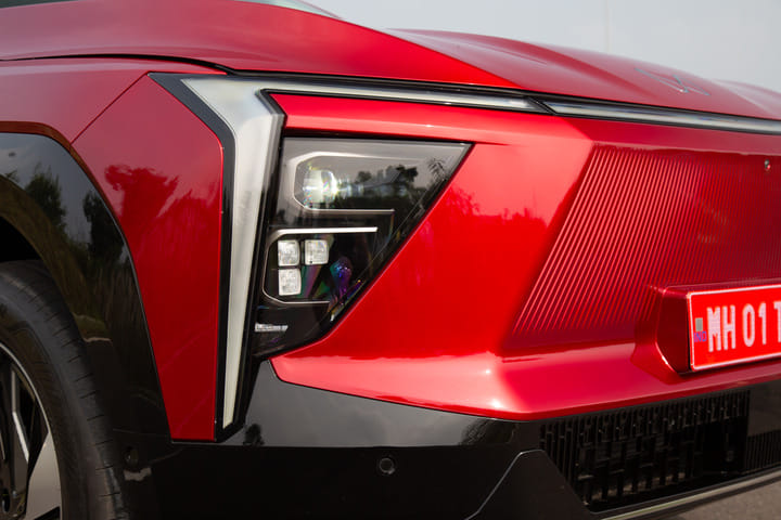 Mahindra XEV 9e Headlight