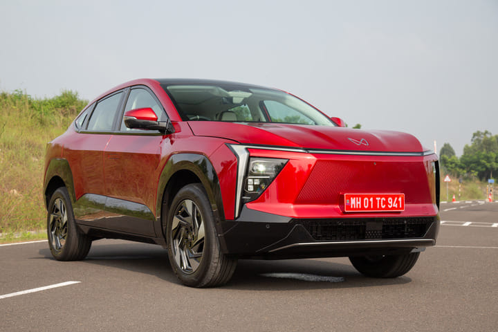 Mahindra XEV 9e Right Front Three Quarter