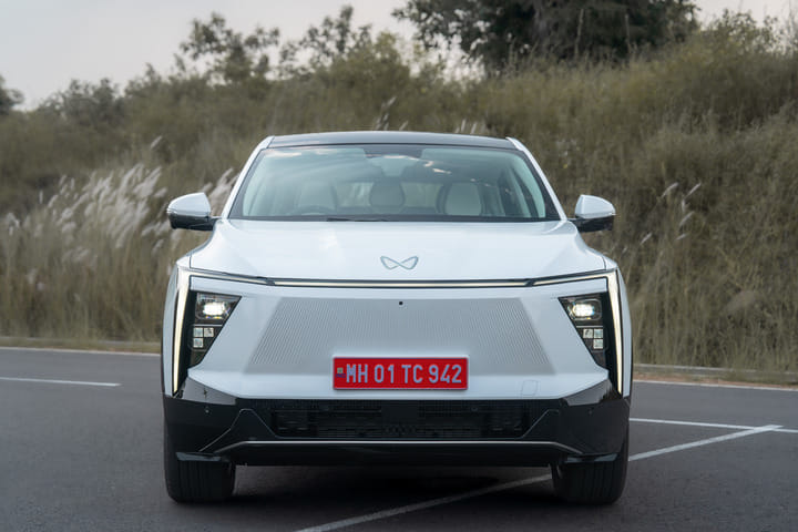 Mahindra XEV 9e Front View