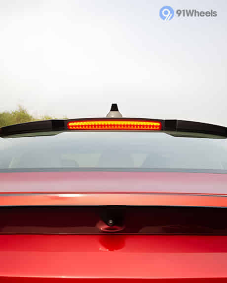 XEV 9e Rear High Mounted Stop Lamp