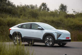 Mahindra XEV 9e Right Front Three Quarter Mahindra XEV 9e Right Front Three Quarter