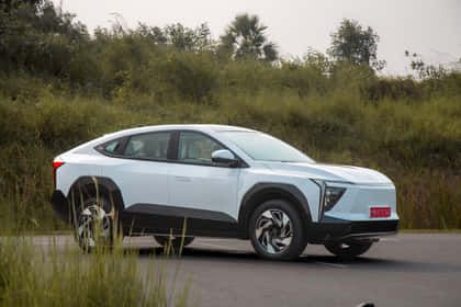 Mahindra XEV 9e Right Front Three Quarter Mahindra XEV 9e Right Front Three Quarter