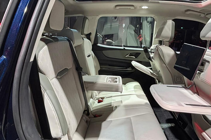 Mahindra XEV 9S Rear Row Centre Arm Rest