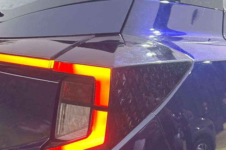 Mahindra XUV 3X0 EV Rear Signal/Blinker Light