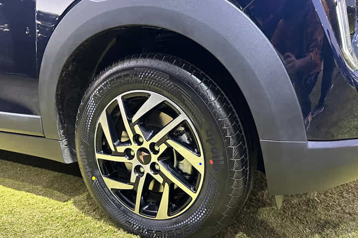 Mahindra XUV 3X0 EV Wheel Mahindra XUV 3X0 EV Wheel