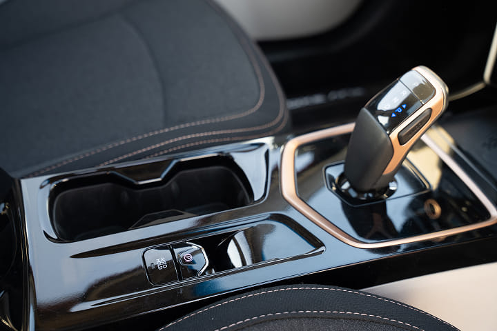 Mahindra XUV 3X0 EV Cup Holders