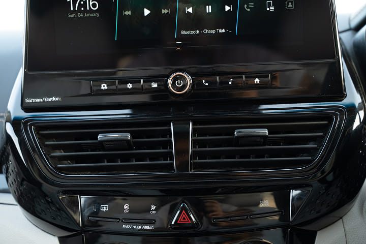 Mahindra XUV 3X0 EV Front Centre Air Vents