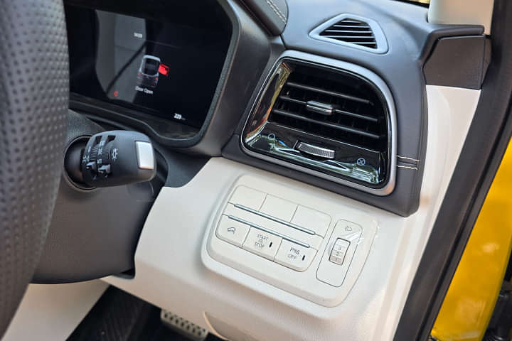 Mahindra XUV 3XO Right Side Air Vents