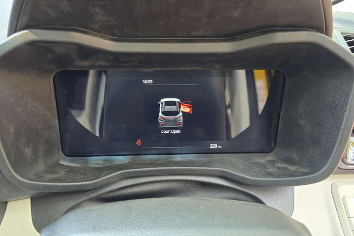 Mahindra XUV 3X0 Instrument Cluster