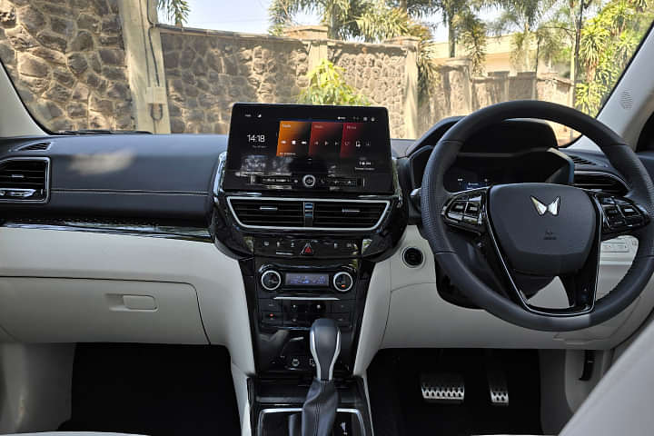 Mahindra XUV 3XO Dashboard