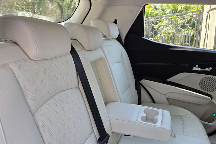 Mahindra XUV 3X0 Rear Seats
