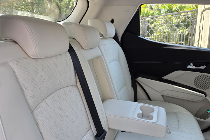 Mahindra XUV 3X0 Rear Seats