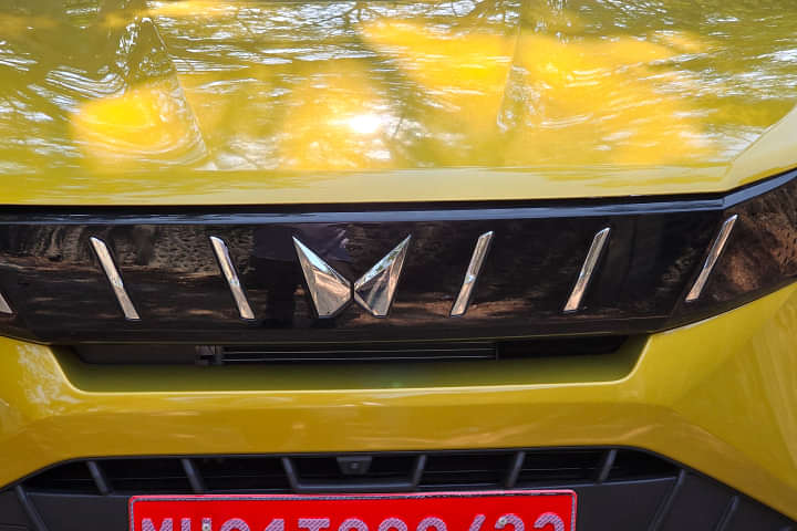 Mahindra XUV 3X0 front badge