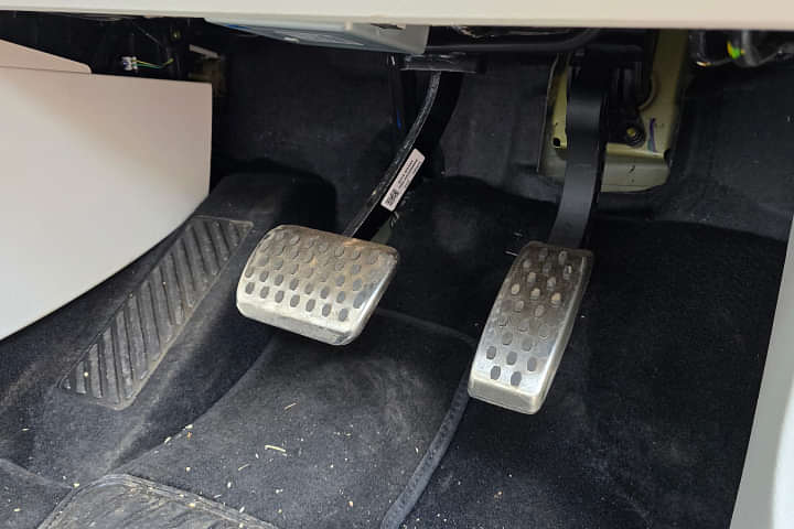 Mahindra XUV 3X0 Pedals/Foot Controls
