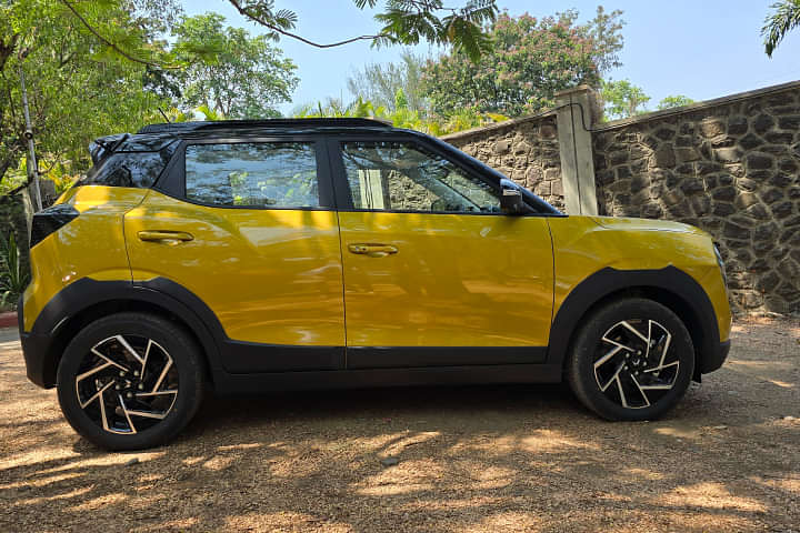 Mahindra XUV 3X0 Right Side View