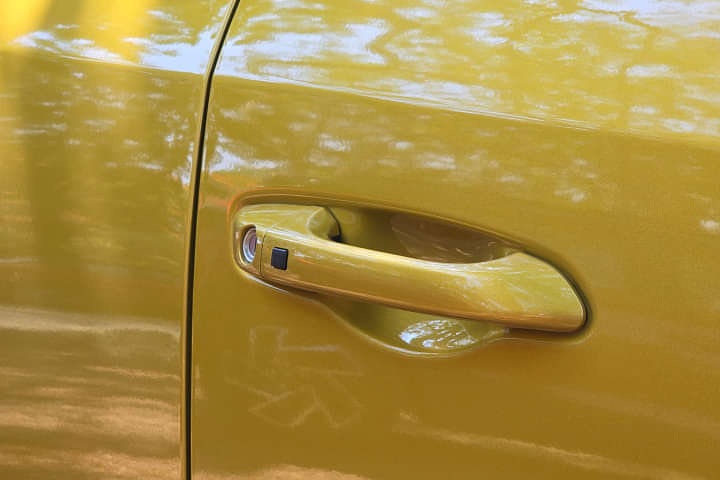 Mahindra XUV 3X0 Front Door Handle