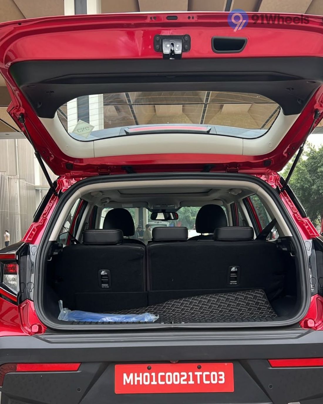 Open Boot / Trunk Open Boot / Trunk
