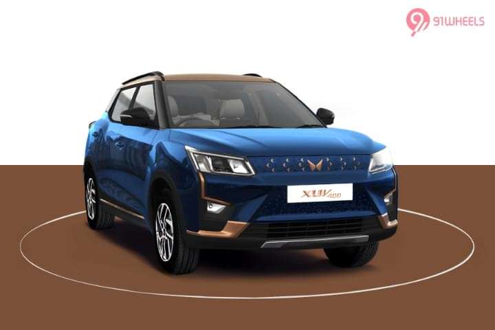 Mahindra XUV 400 Electric Right Front Three Quarter
