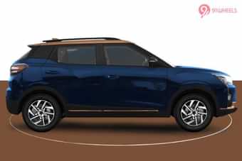Mahindra XUV 400 Electric Right Side View Mahindra XUV 400 Electric Right Side View