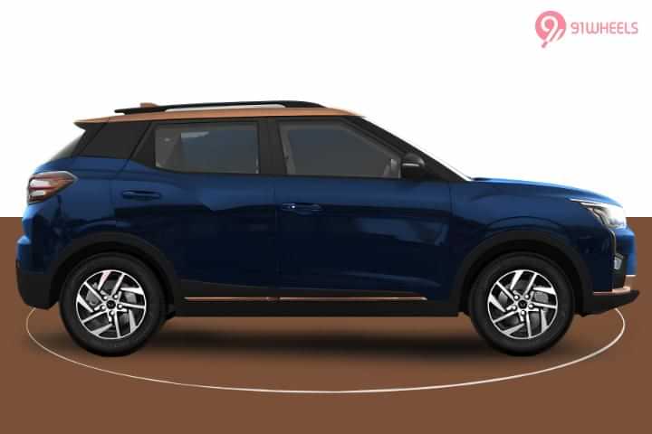 Mahindra XUV 400 Electric Right Side View Mahindra XUV 400 Electric Right Side View
