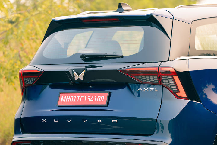 Mahindra XUV 7X0 Rear Windshield/Windscreen