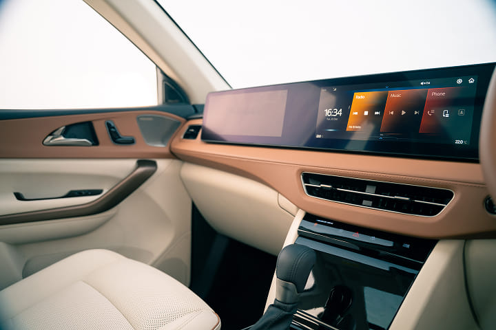 Mahindra XUV 7X0 Infotainment System