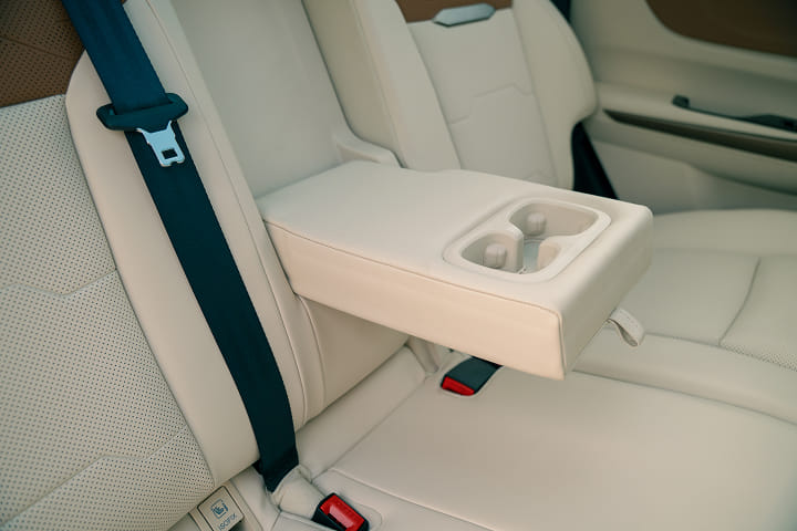 Mahindra XUV 7X0 Rear Cup Holders