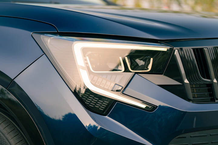 Mahindra XUV 7X0 Headlight