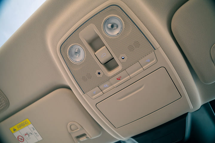 Mahindra XUV 7X0 Roof Mounted Controls/Sunroof & Cabin Light Controls