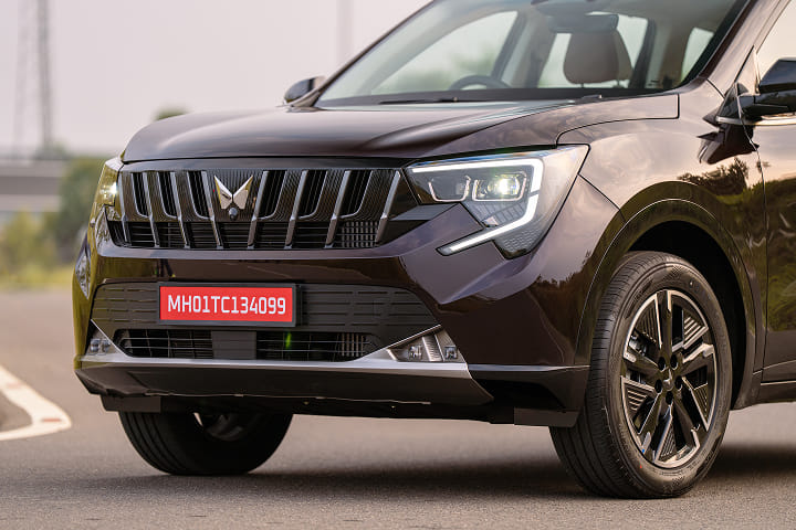 Mahindra XUV 7X0 Front Bumper