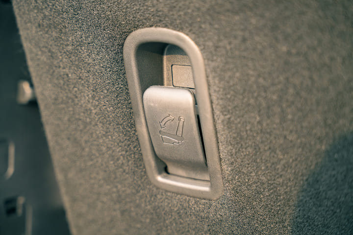 Mahindra XUV 7X0 Steering Adjustment Lever/Controller