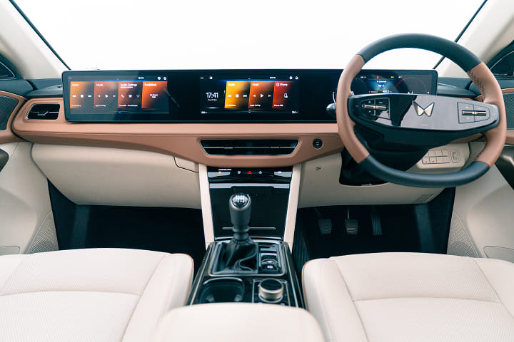 Mahindra XUV 7X0 Dashboard Mahindra XUV 7X0 Dashboard