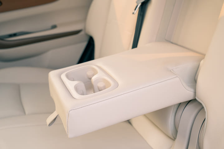 Mahindra XUV 7X0 Rear Row Centre Arm Rest