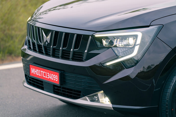 Mahindra XUV 7X0 Grille