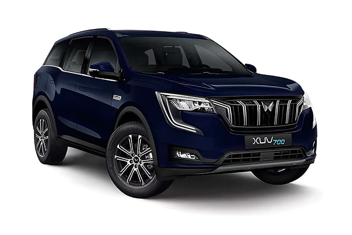 Mahindra XUV700 Right Front Three Quarter