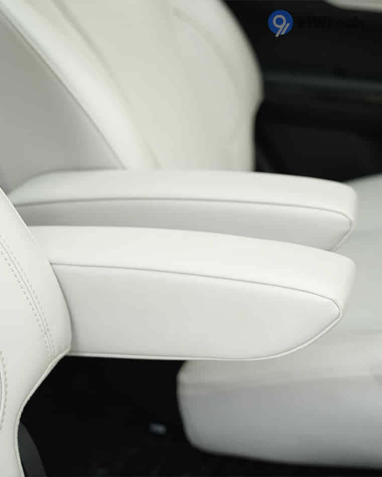 Seats & Cabin Comfort - 6