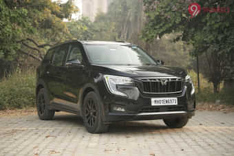 Mahindra XUV700 Right Front Three Quarter Mahindra XUV700 Right Front Three Quarter