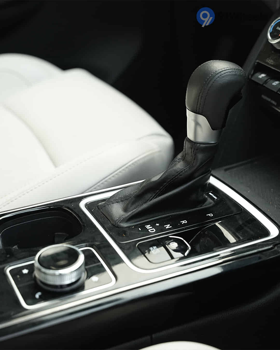 Gear Shifter / Gear Shifter Stalk