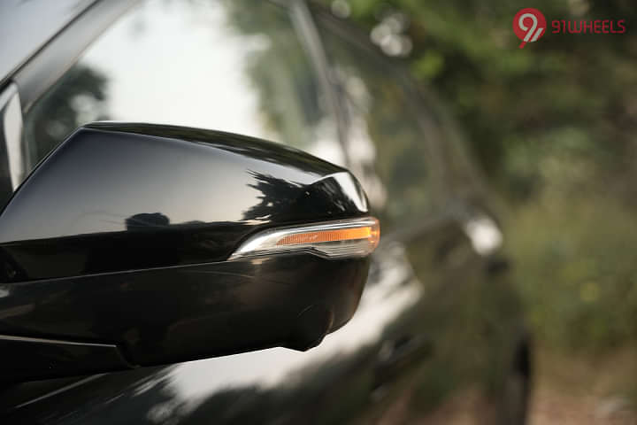 Mahindra XUV700 ORVM Blinker