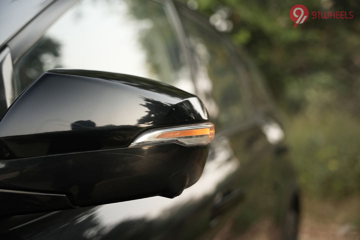 Mahindra XUV700 ORVM Blinker